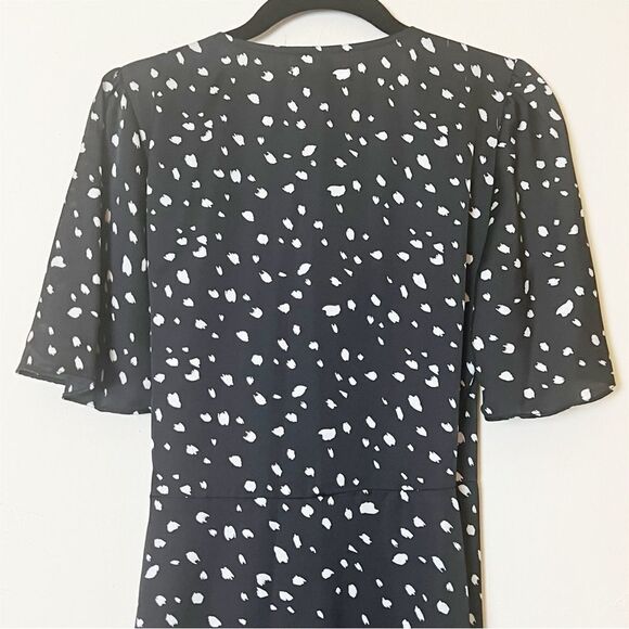Socialite Flutter Sleeve Wrap Dress In Black/ White Print, Size Small NWOT - Picture 8 of 12